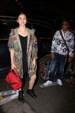 Alia Bhatt snapped in Mumbai airport leaving For IIFA which will held in New York on 11th July 2017